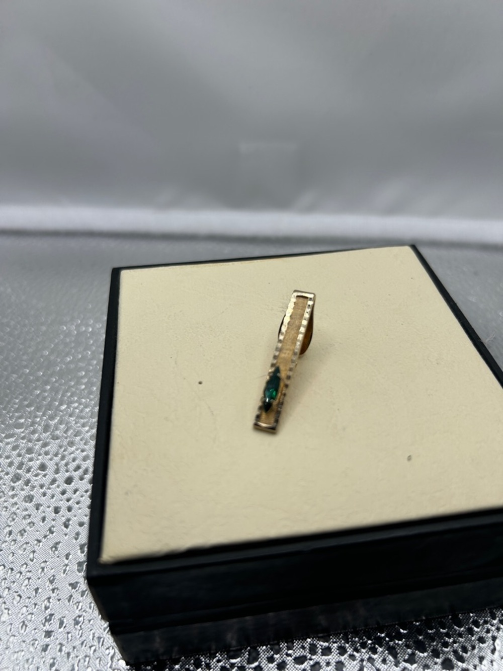 Shields vintage men’s tie clip gold tone green rhinestone formal wear old money